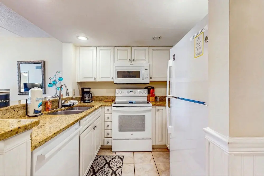 Newly Remodeled Ground-floor Condo W/on-site Pools, 5 hot Tubs, Tennis, AC