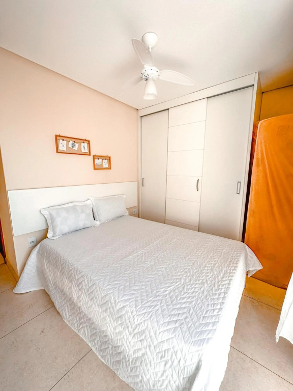 Apt na Praia do Morro,2 quadras do mar,com Garagem