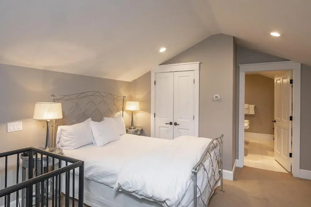 River Club 306 2 Bedroom Condo by Alpine Lodging Telluride