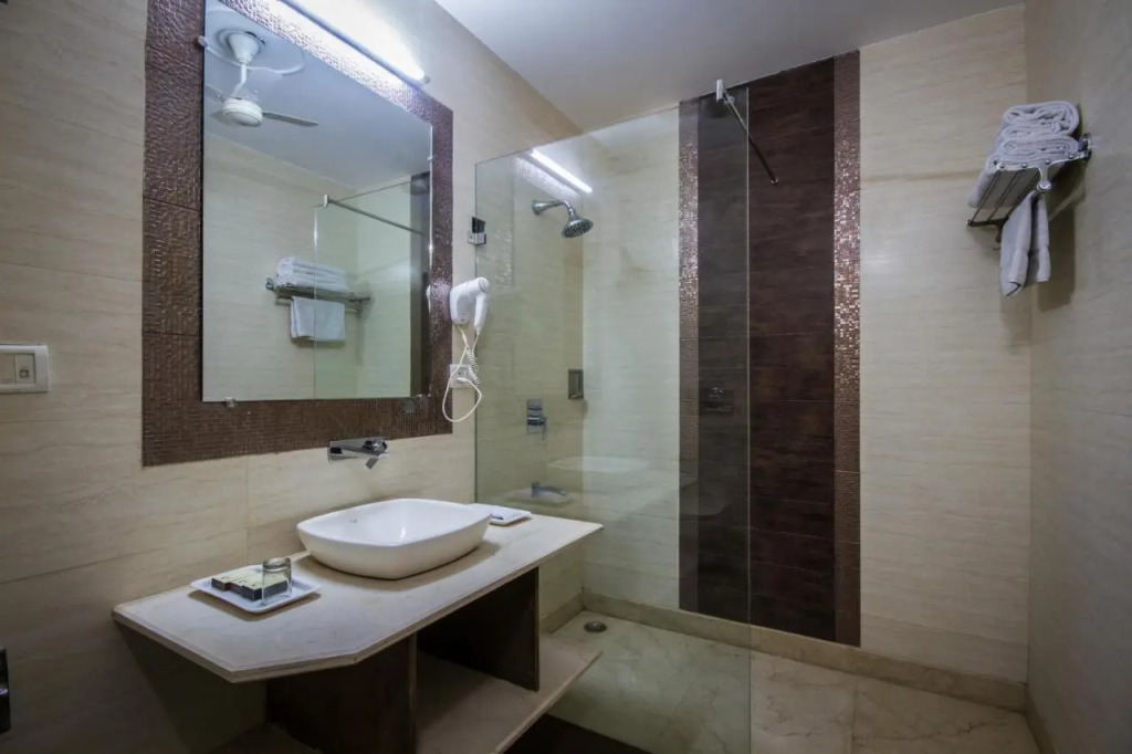 The Suncourt Hotel Yatri