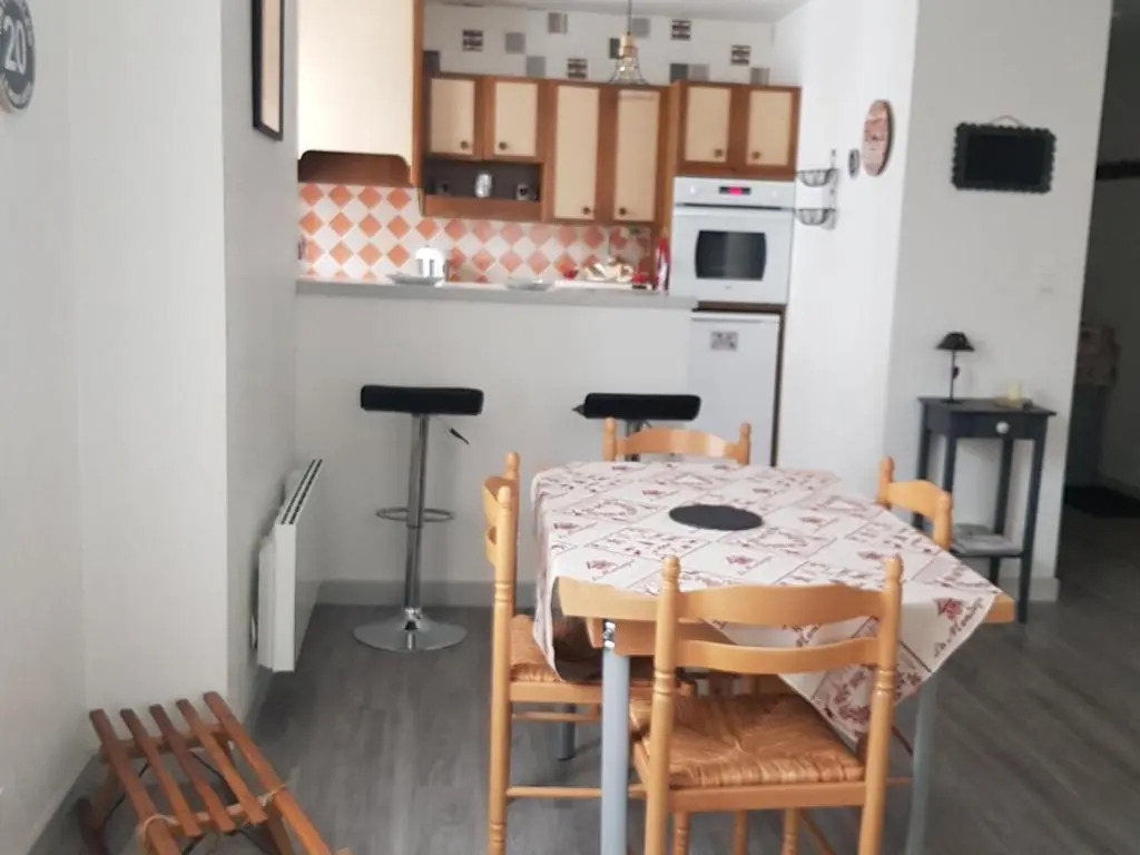 Appartement Mont-Dore, 2 pièces, 6 personnes - FR-1-415-15