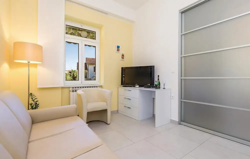 Awesome Home in Lovran With Wifi and 3 Bedrooms