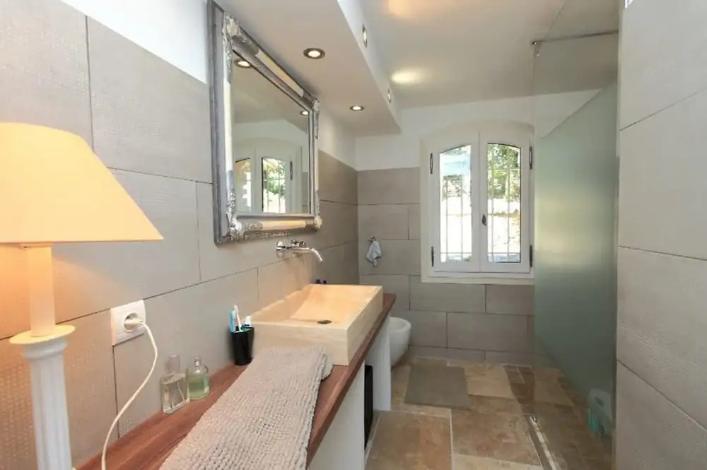 Provencal Villa in the Heart of the Luberon Scrubland