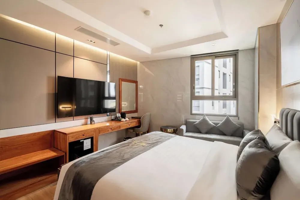 Le Saigon Grand Hotel