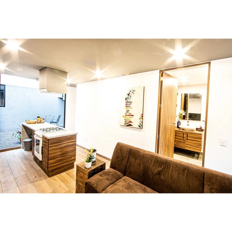 Brand New 1BDRM Private Patio Apartment 5 Stars