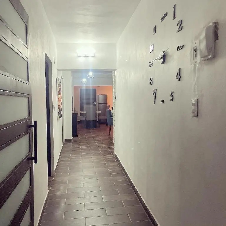 Agradable y caluroso apartamento de 3 recamaras y 2 Baños Completos recién remodelado