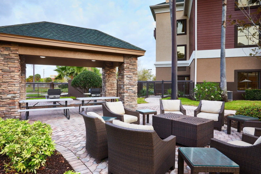Sheraton Suites Orlando Airport Hotel