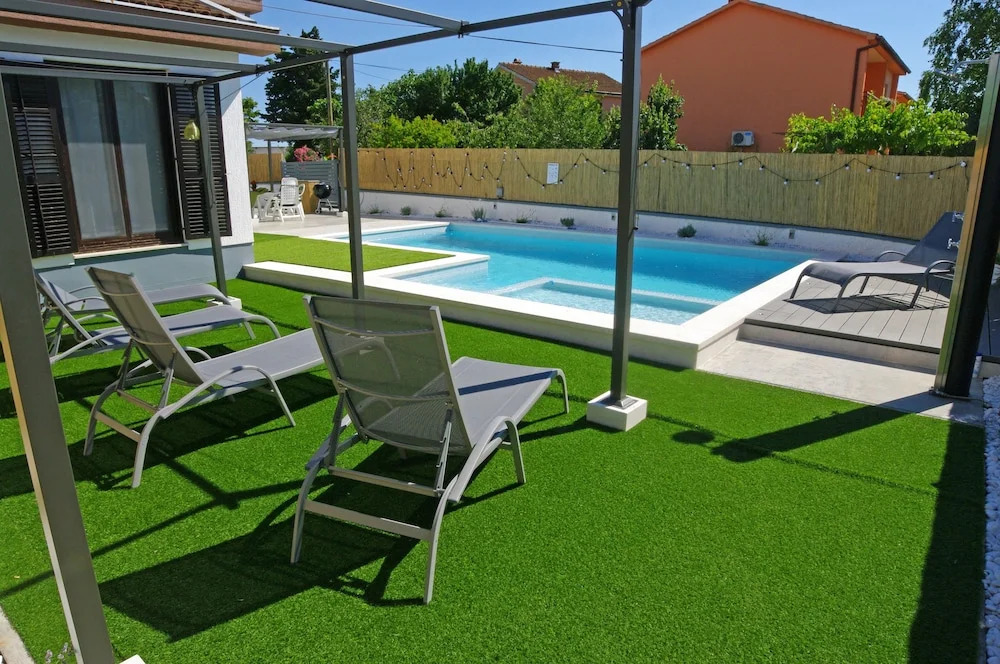 Kuntrada 45 Holiday Home - Salted heated & Kids Pool