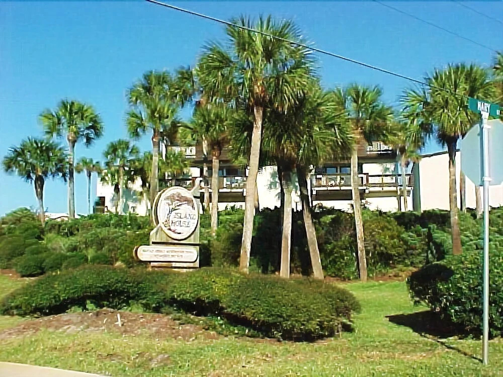Island House E 225 - Two Bedroom Condo