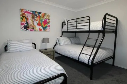 Dolphin Court 1 1 Gowing Street