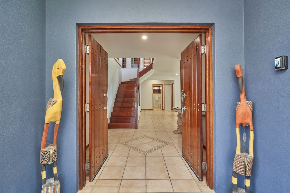 Reeflections Beachfront Holiday House