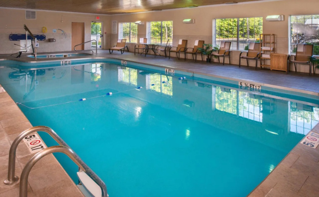 Holiday Inn Express & Suites Bucyrus by IHG