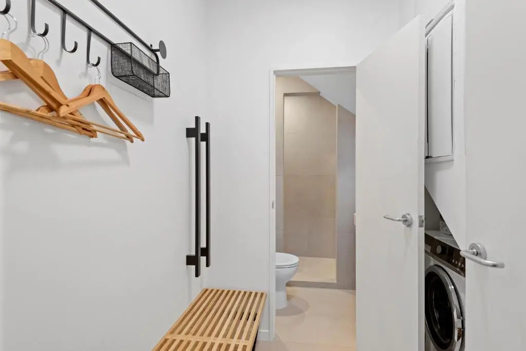 Studio B, Sumner