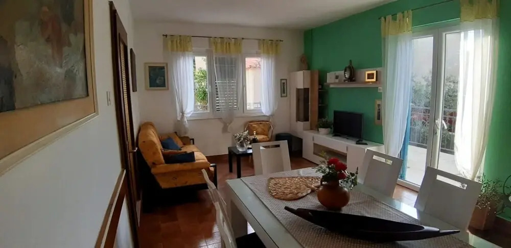 Jaroje - 80m From the Beach With Parking - H