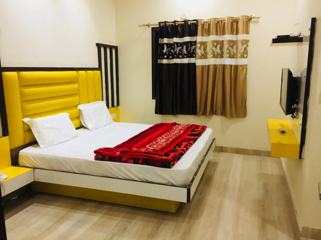 Hotel Tushar Continental