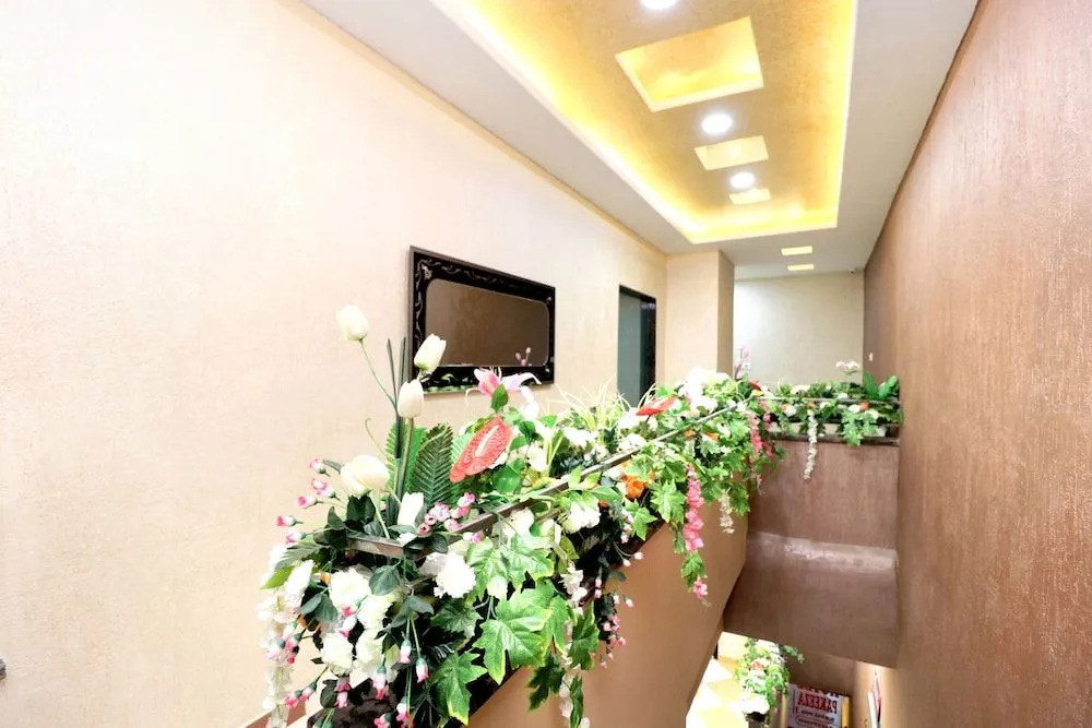 OYO 27972 Hotel Pakeeza