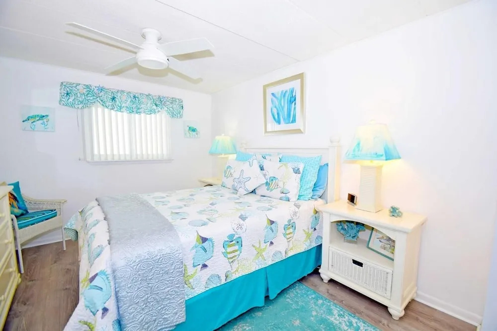 Thunder Island 15a 2 Bedroom Condo by RedAwning