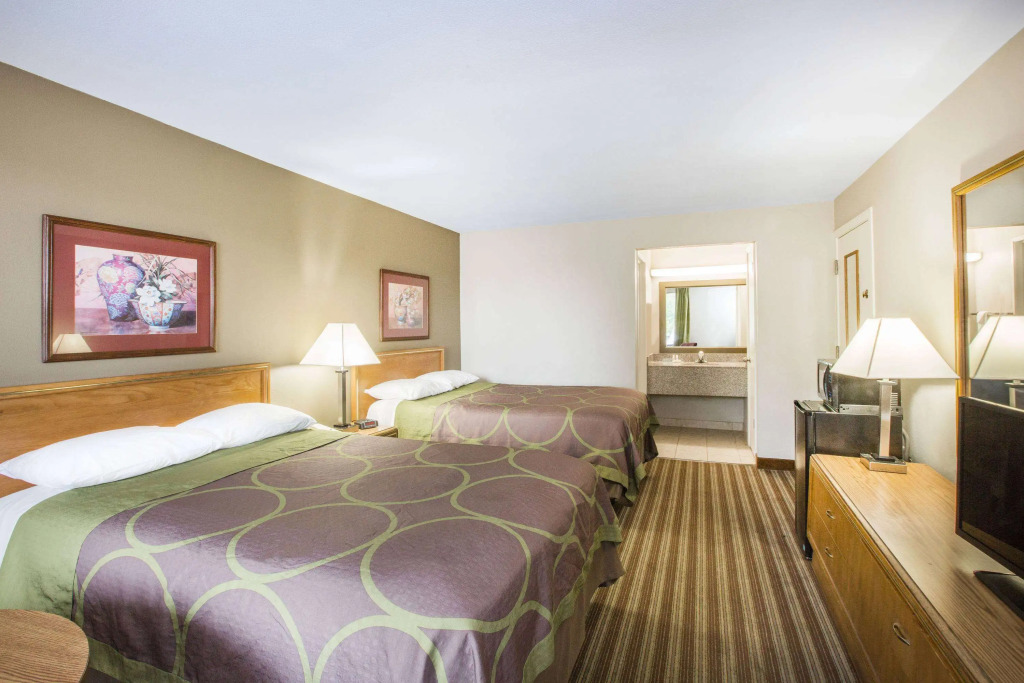 Super 8 by Wyndham Oxford MS University Area