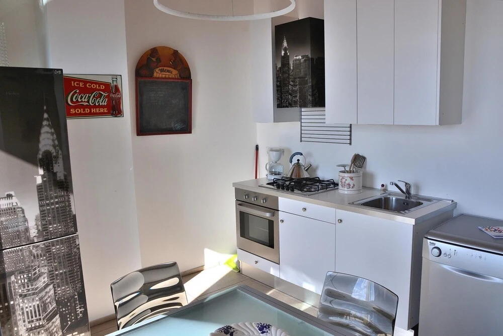 North House - Sleeps 4 Shared Pool Lake View in Torri del Benaco