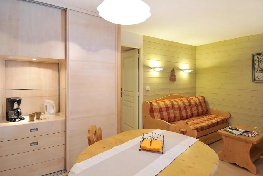 Belle Plagne two Roomed Apartment for 5 People, Located on the Slopes Am421