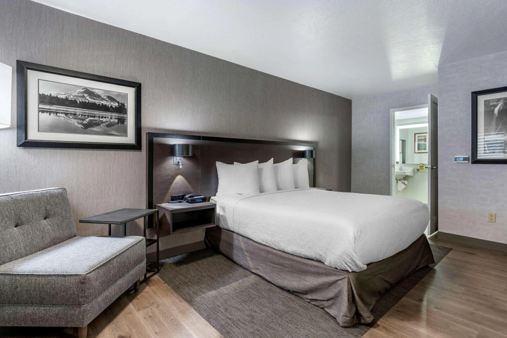 Best Western Plus Hilltop Inn