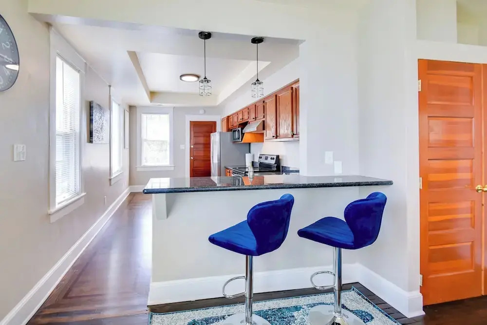 Modern Portsmouth Apartment: Walk to Norfolk Ferry