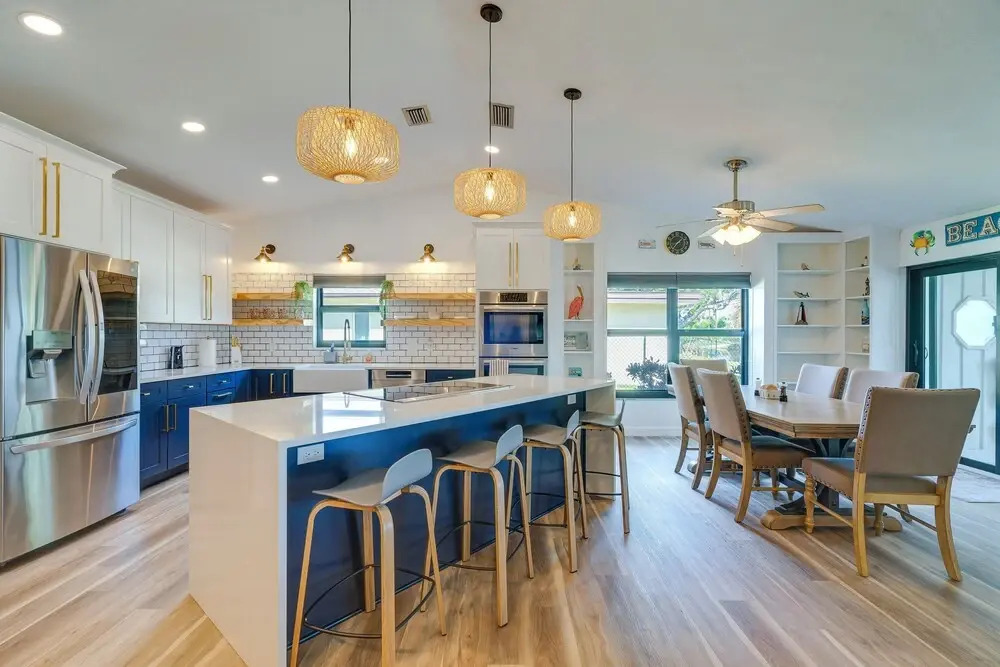 Canal-front Gem w/ Hot Tub, Foosball in Cape Coral
