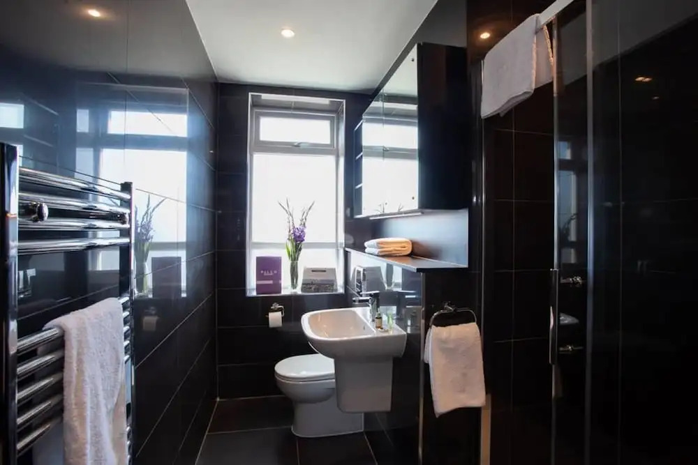 Modern, Stylish 1BR Apartment Nearby AO Arena