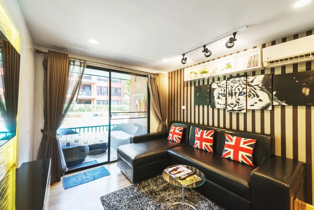 Bluroc Hua Hin by FavStay