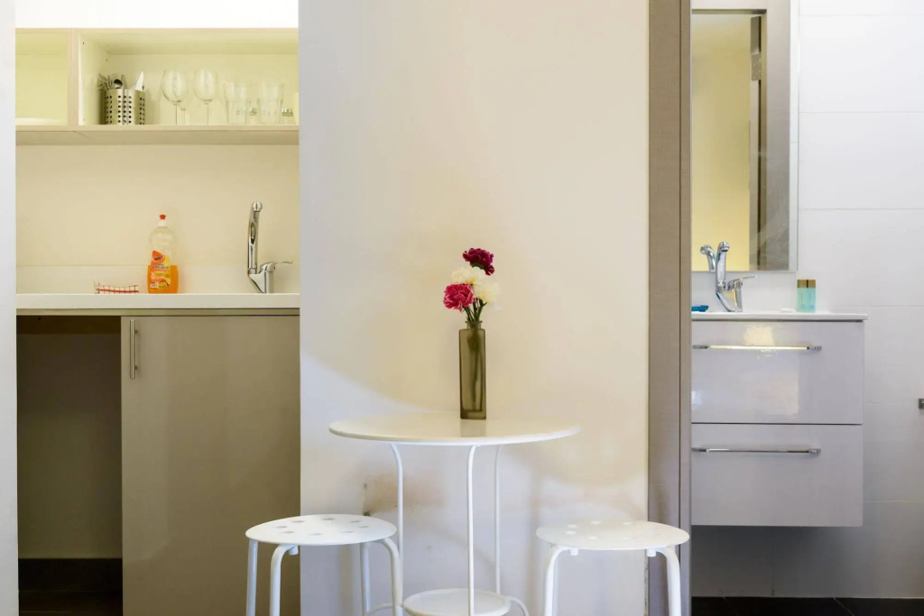 Dizengoff Inn Apartments