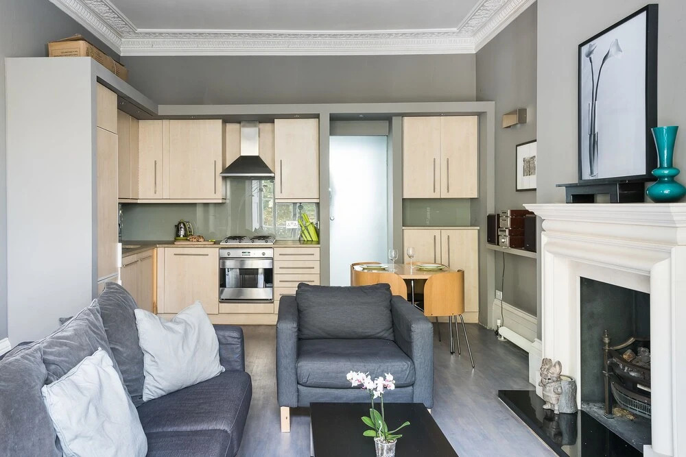 Spacious Period Property Next To Westfield