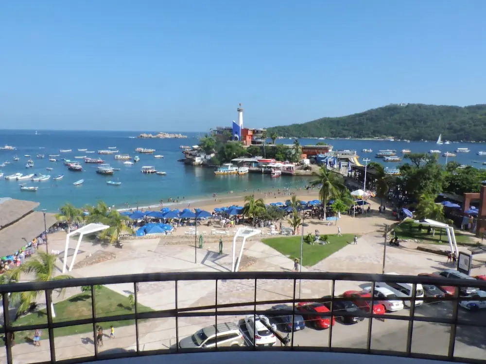 Caleta View Hotel and Bungalows