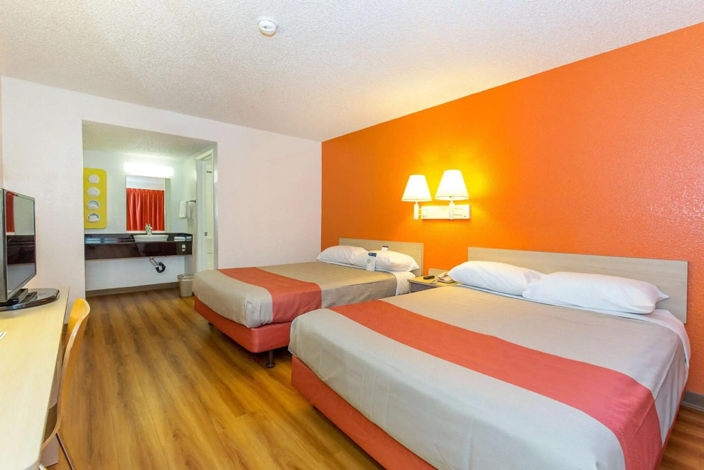 Motel 6 Hayward, CA- Silicon Valley Gateway