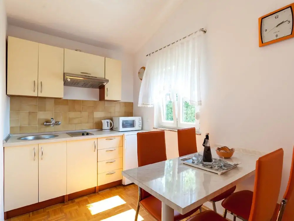 Balmy Apartment in Malinska Near Sea