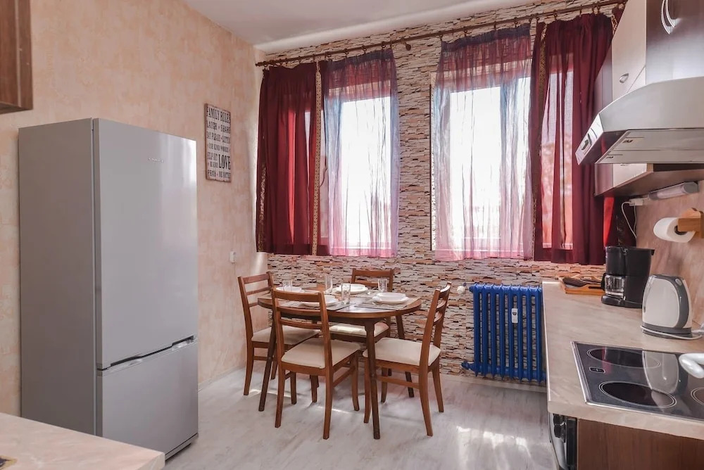 FM Deluxe 2-BDR Apartment - Rakovski street