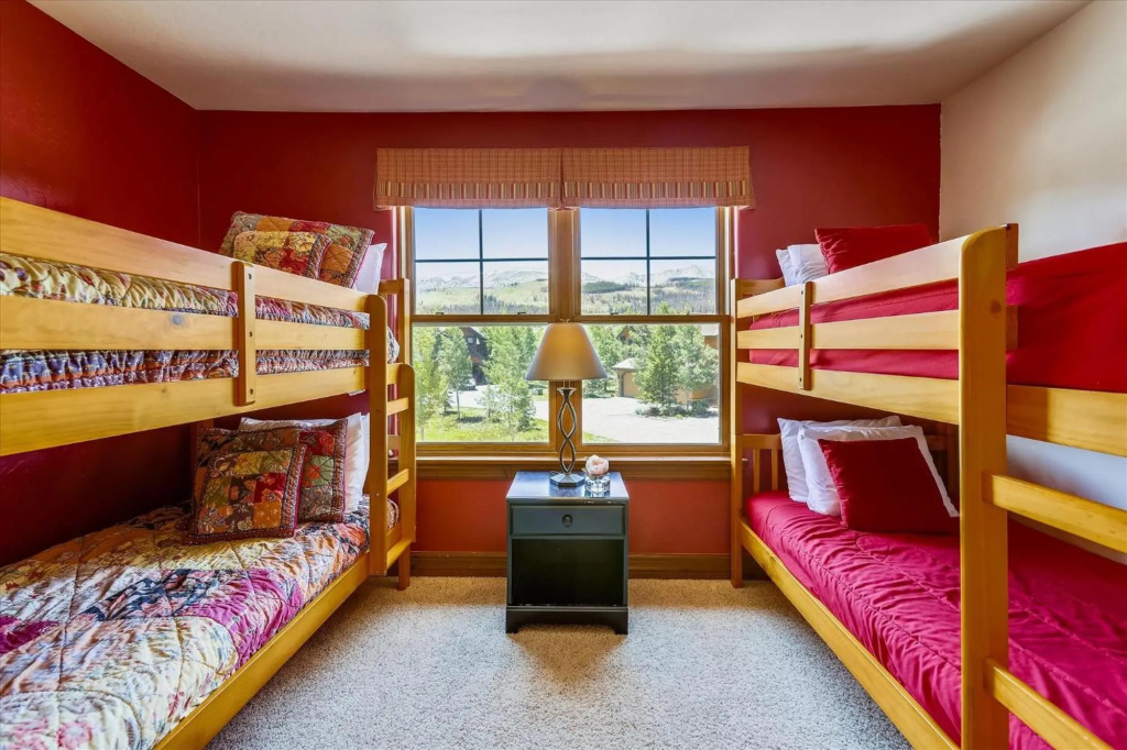Highland Greens Comfort 3 Bedroom Townhouse by Redawning