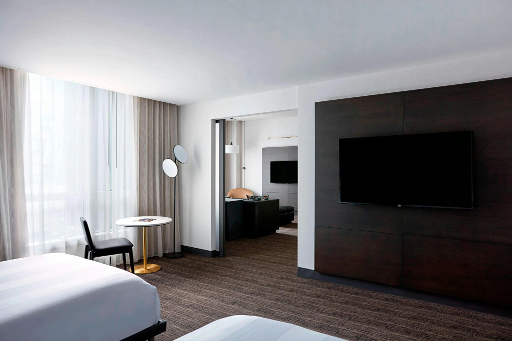 New York Marriott at the Brooklyn Bridge