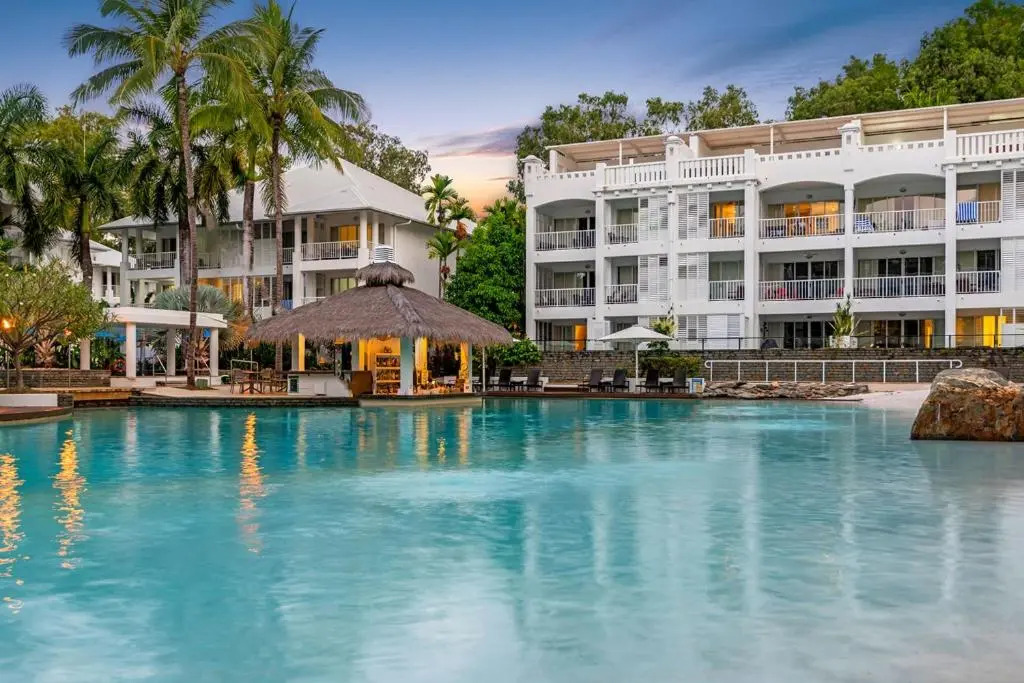 Palm Cove Beach Club Apartment