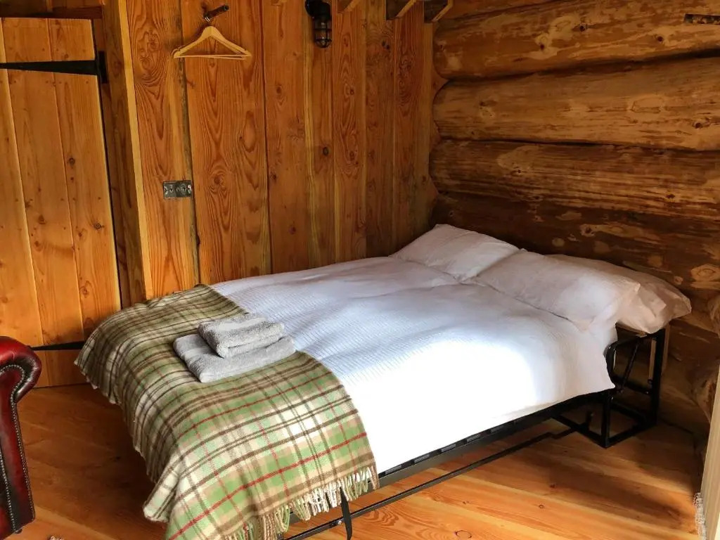 Coed y Marchog Woodland Retreat