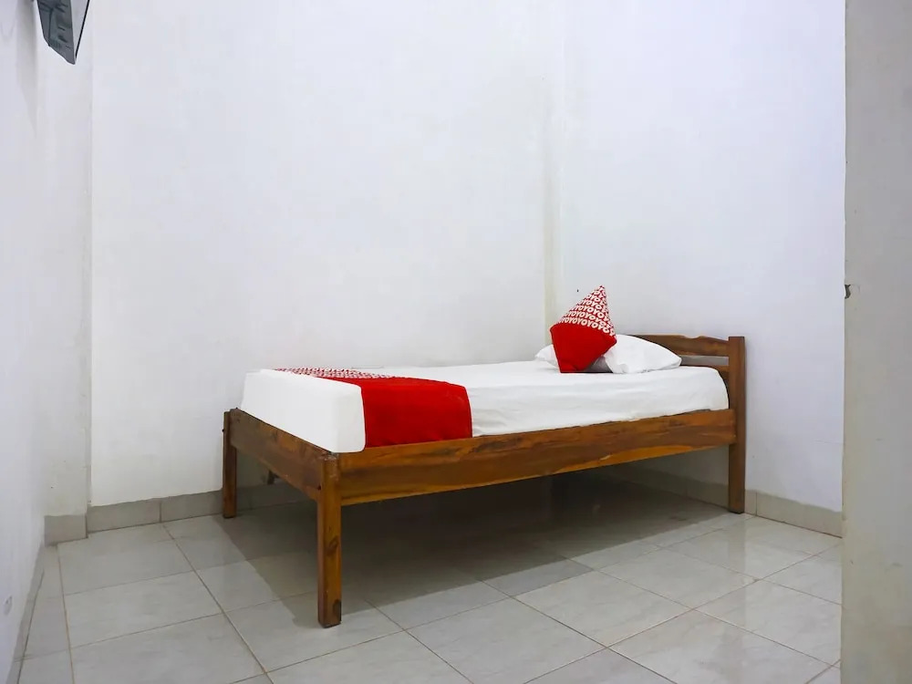 Almeerah Homestay Syariah by OYO Rooms