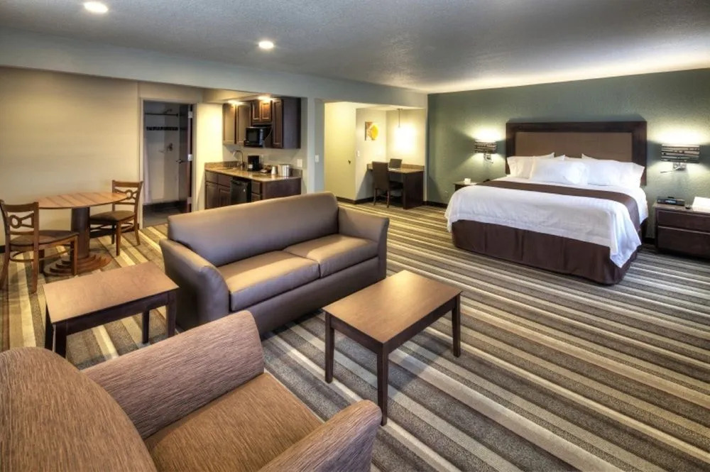 The East Avenue Inn & Suites