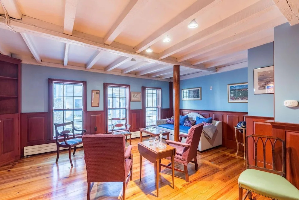 Rockmere Inn