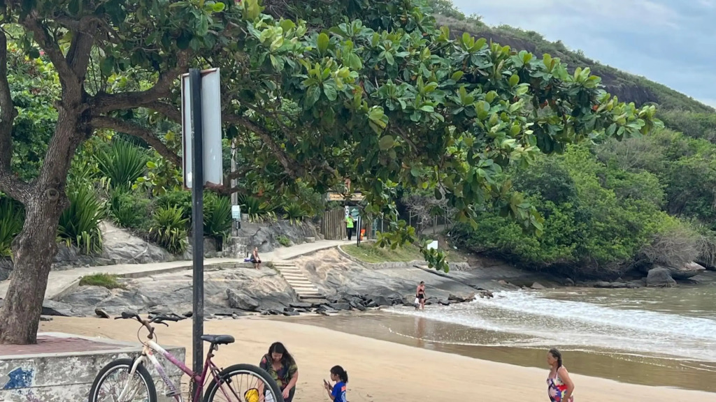 Apartamento 4 quartos Av Beira Mar nº 36 - Edif Canto Nobre - Guarapari ES