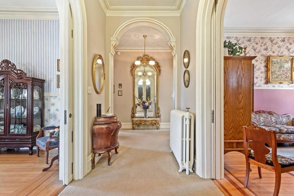 Lovelace Manor Bed and Breakfast