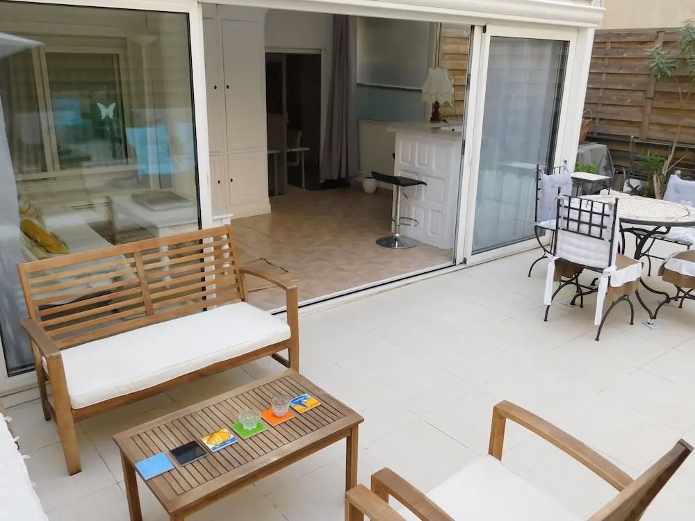 Beautiful White One Bedroom Croisette