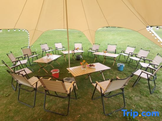 Jiuzhaigou Yunfengli International Outdoor Camp
