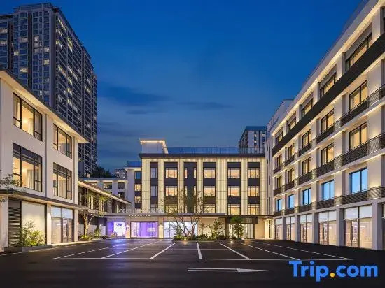 Guiyang Water Spray Pool Zilin An Subway Station Atour Light Hotel