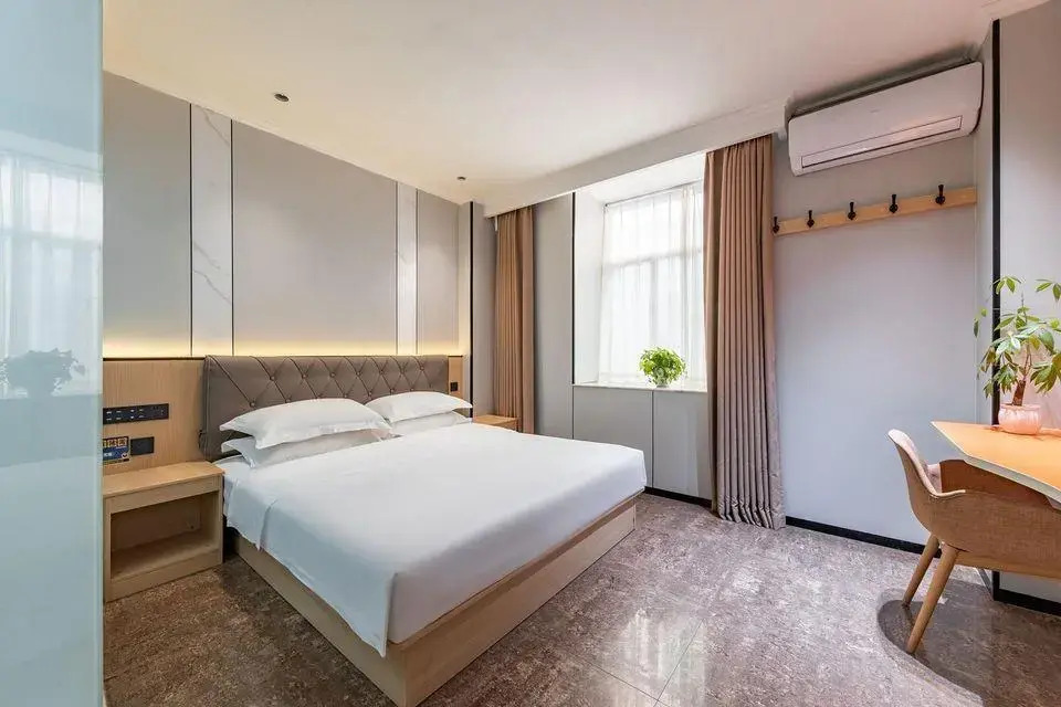 Jingang Hostel (Shenzhen Longhua Bus Station)