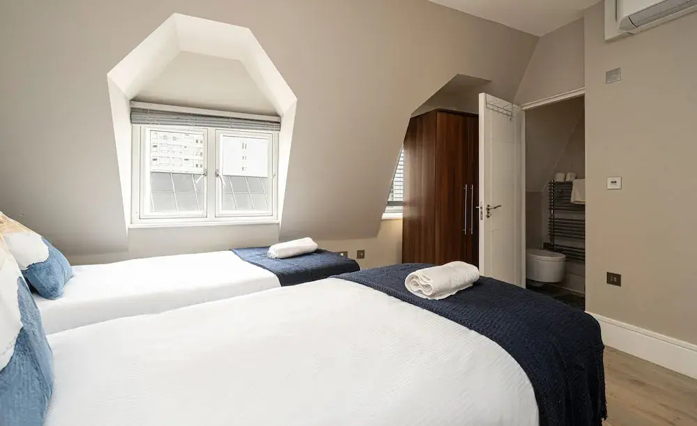 Superb Apartments opposite Edgware Road Station