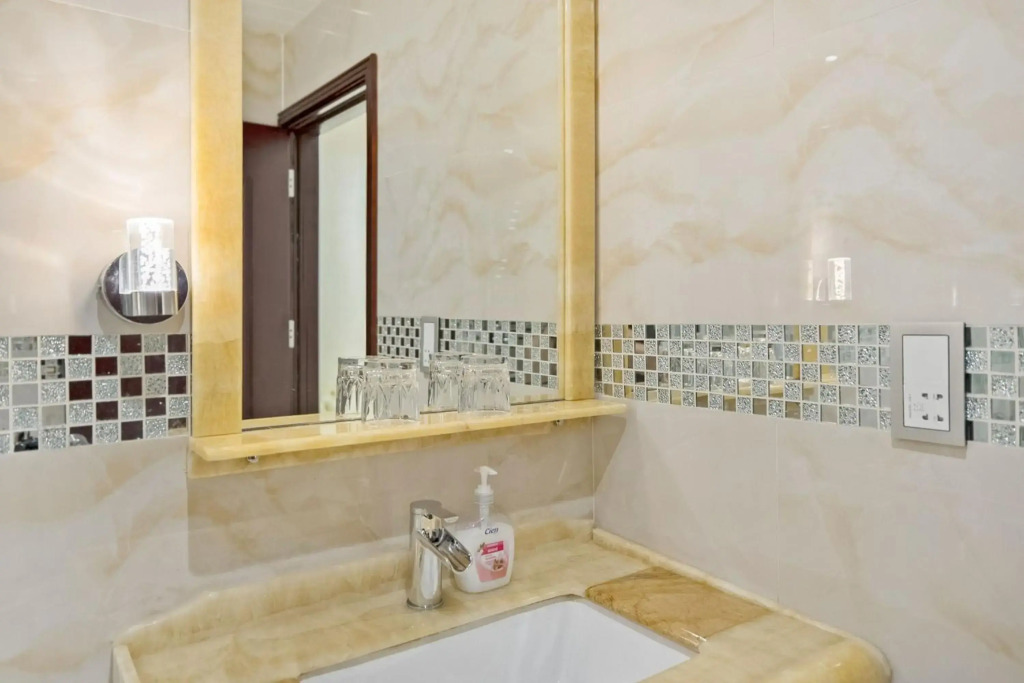 Luxury Entire Apartment, Central City Centre 1, Newly Refurbished